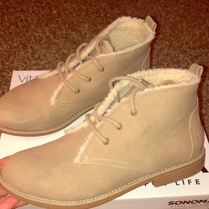 Woman’s boots SIZE 7.5